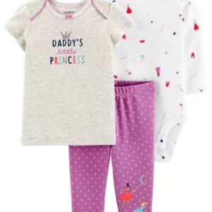 Conjunto de 3 piezas de ropa para niña de la talla de 12 meses. Marca: Carters. Estampado de Princesas. Envios a todo Mexico.