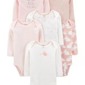 Paquete de 6 pañaleras para niña de la talla de 12 meses. Con estampados de conejos en color rosa y blanco. Marca: Carters.