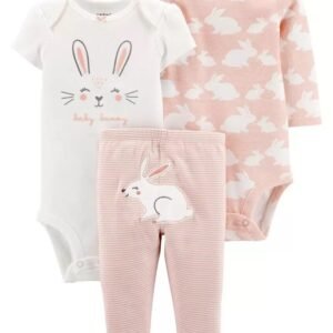Conjunto de pañaleras y pantalon con el tema de conejo en color rosa. Para niña de la Talla: 12 meses.